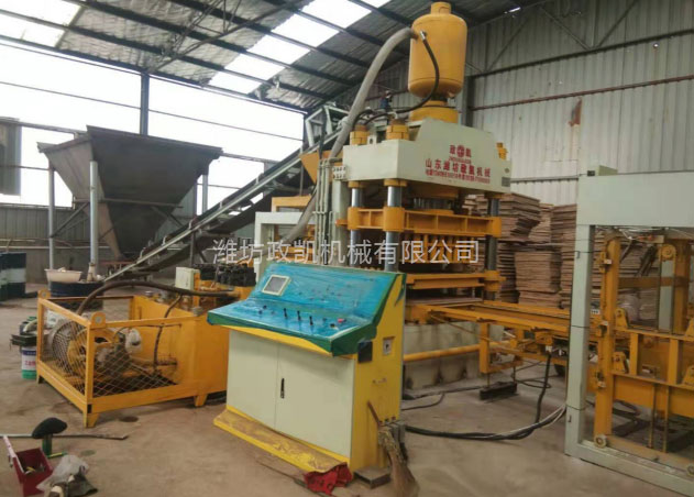 威海ZY400型全自動(dòng)靜壓制磚機(jī)