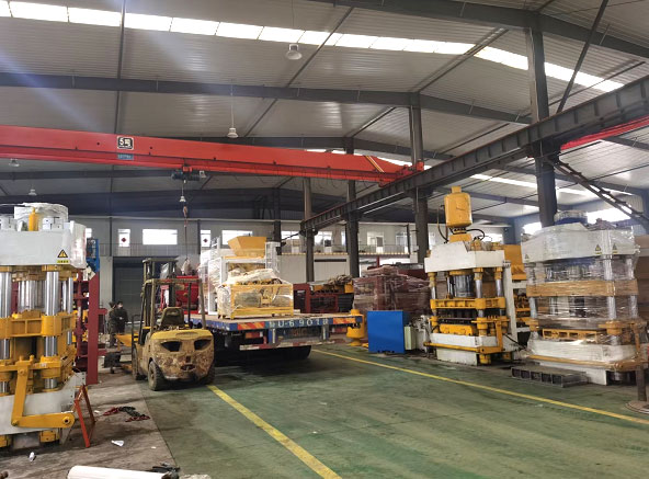 ZY400型全自動(dòng)靜壓磚機(jī)發(fā)貨