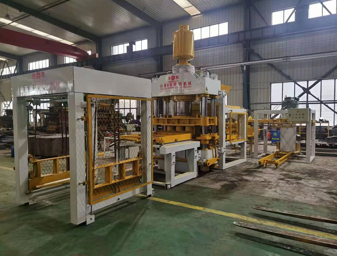 ZY400型全自動(dòng)靜壓磚機(jī)嘉興海鹽安裝現(xiàn)場
